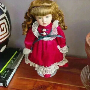 COLLECTOR'S CHOICE VICTORIAN STYLE 12" DOLL REDISH HAIR GREEN EYES VELVET